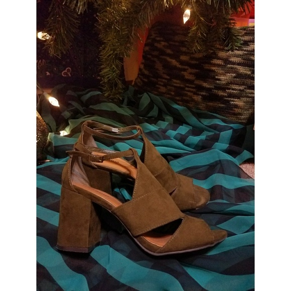 Bamboo Shoes - 🛑SOLD🛑 Army Green Heels