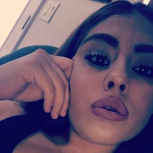 Meet your Posher, Corina