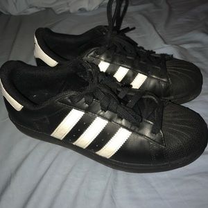 Adidas Superstars - Black with white stripes