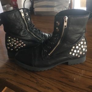 Aldo Combat Boots!!