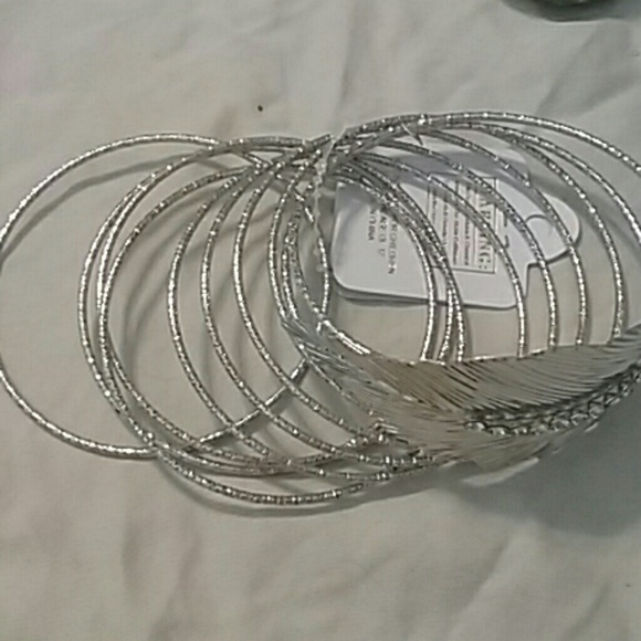 NWT Silver or Gold Bangle Set - Picture 2 of 4