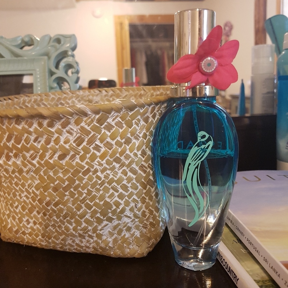 Escada Born in Paradise