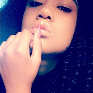 Meet your Posher, Evyonne