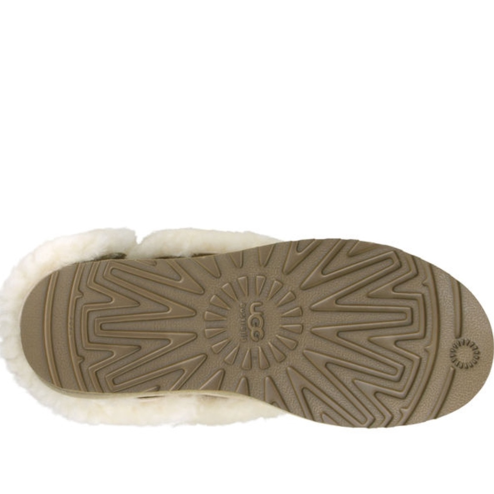 🆕UGG AUSTRALIA  BAILEY BUTTON SHORT BOOTS - Picture 7 of 8