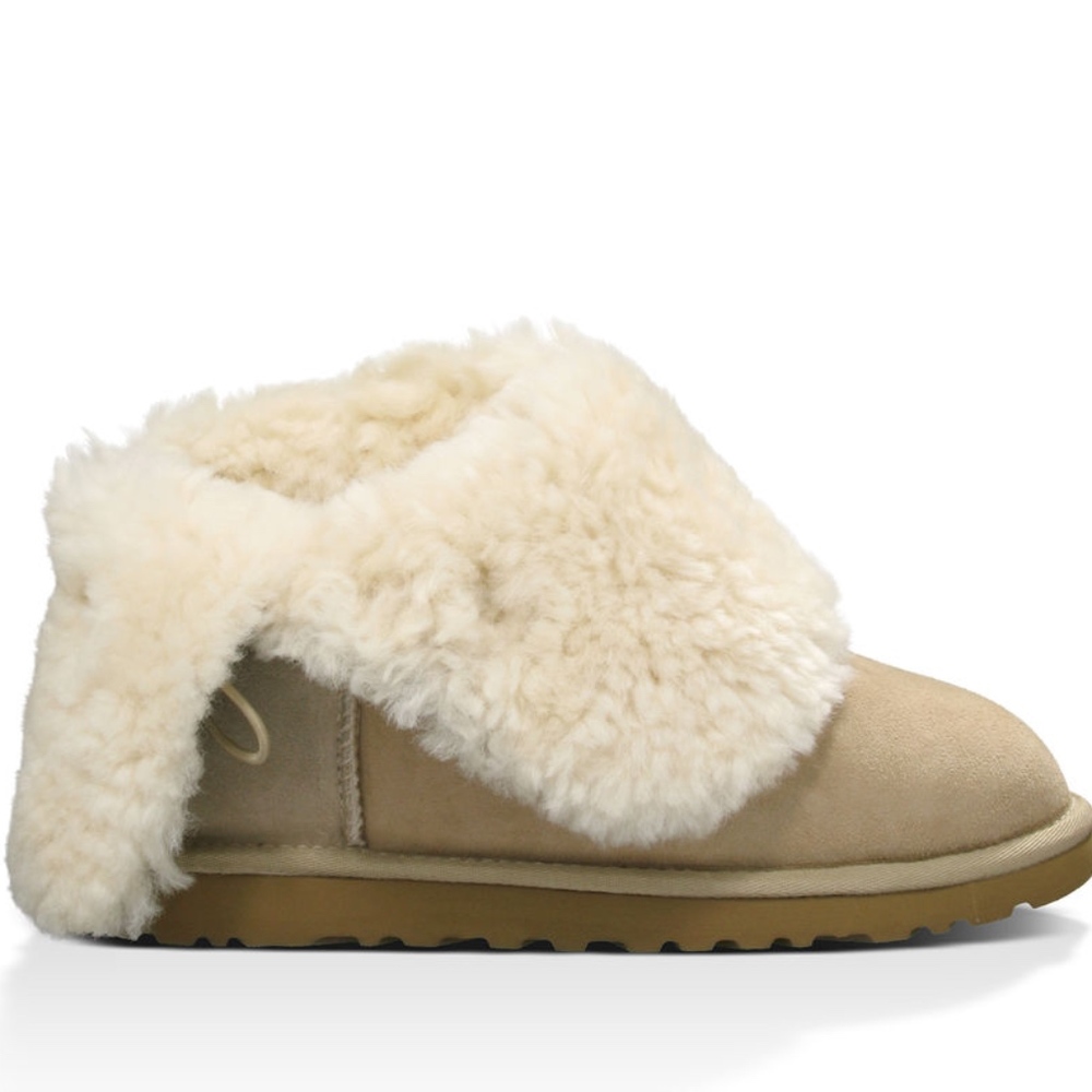 🆕UGG AUSTRALIA  BAILEY BUTTON SHORT BOOTS - Picture 4 of 8