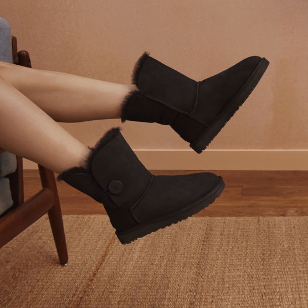 🆕UGG AUSTRALIA  BAILEY BUTTON SHORT BOOTS - Picture 8 of 8