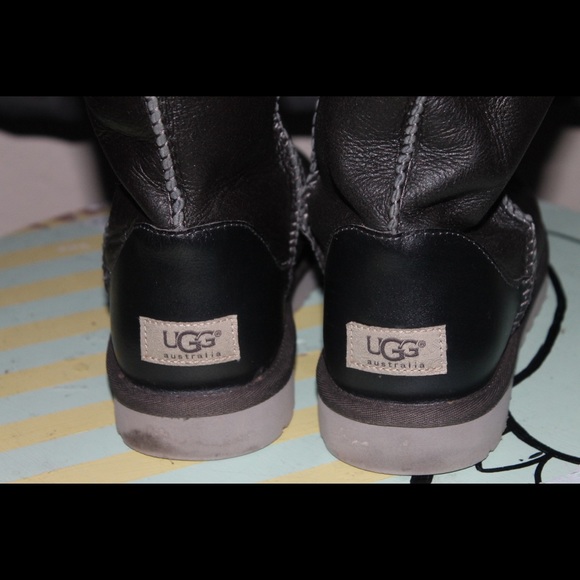 Brand new UGG boots. - Picture 1 of 4