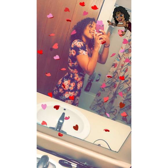 Meet your Posher, Nia - Picture 1 of 1