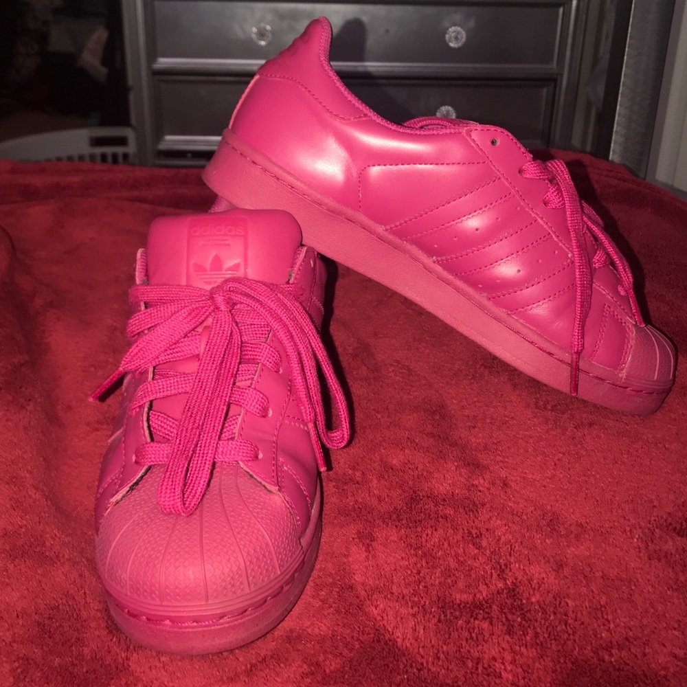 Adidas Pharrell Superstars pink GS size 7