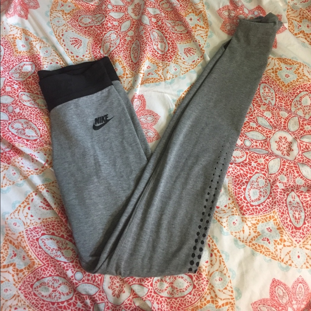 Nike gray leggings