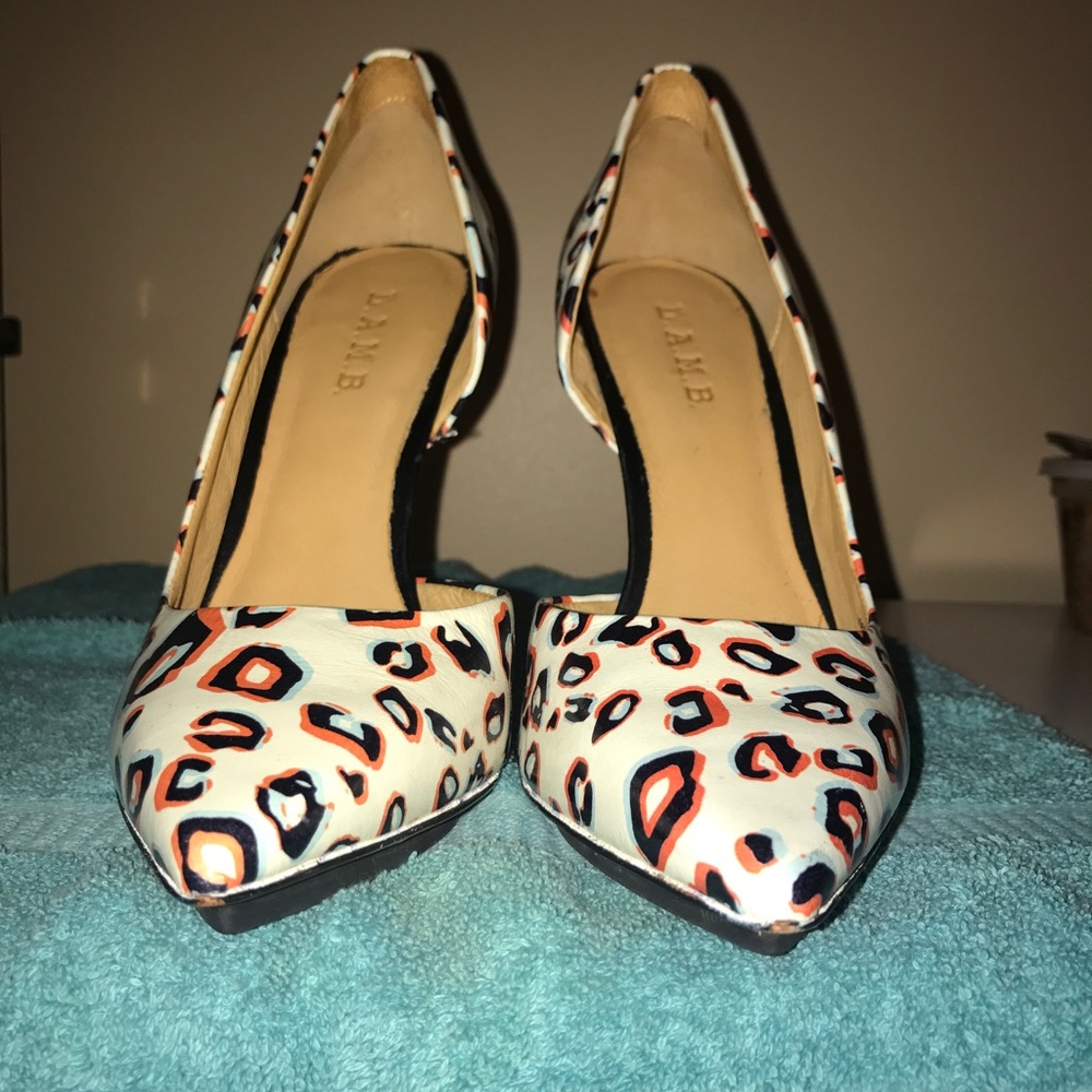 NWOT L.A.M.B.  “ Camryn II “ Snow Leopard Stiletto Heels / Pumps - Picture 5 of 9