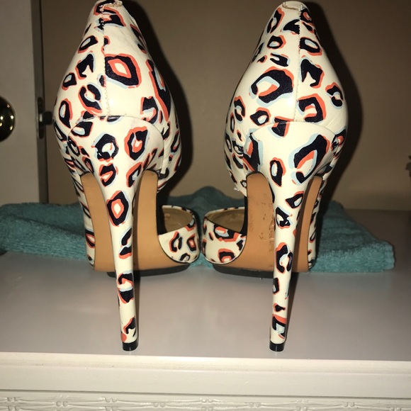 NWOT L.A.M.B. “ Camryn II “ Snow Leopard Stiletto Heels / Pumps - Picture 7 of 9