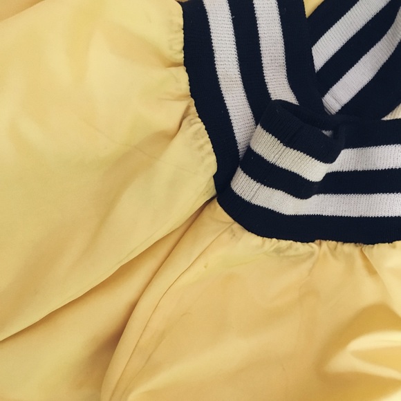 sold •• yellow vintage windbreaker - Picture 7 of 8