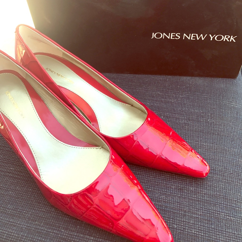Jones New York woman's Red Heels