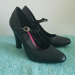 Fioni Black Dance heels