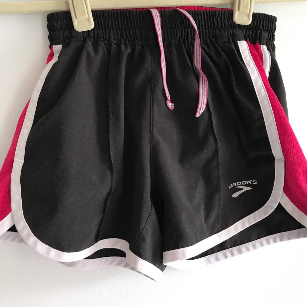 Brooks Epiphany Stretch II Black Pink Run Shorts