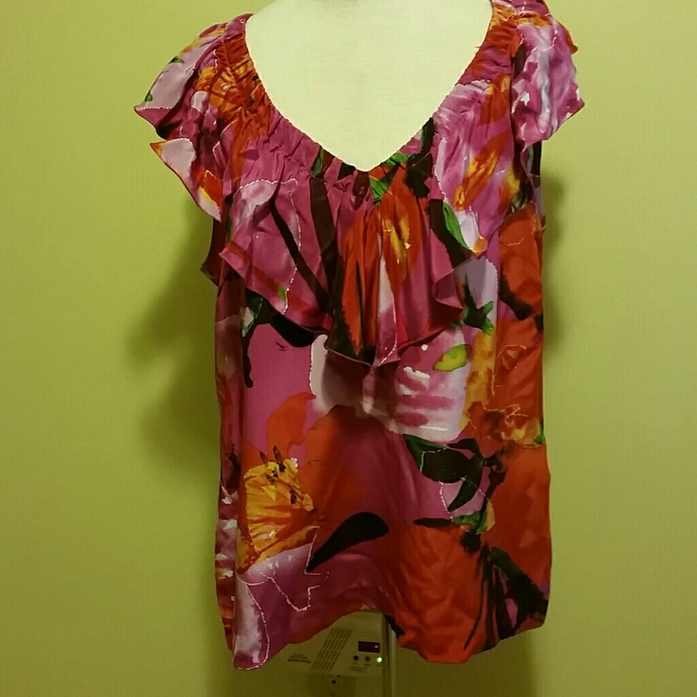 Trina Turk L print ruffled blouse 100% silk