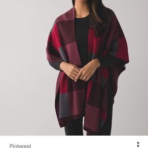 Lululemon bundle up scarf
