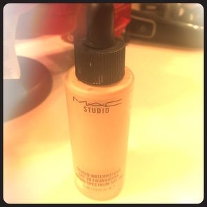 Mac studio  water weight foundation