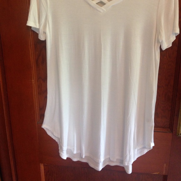 Plain White Criss-Cross T-Shirt - Picture 3 of 4