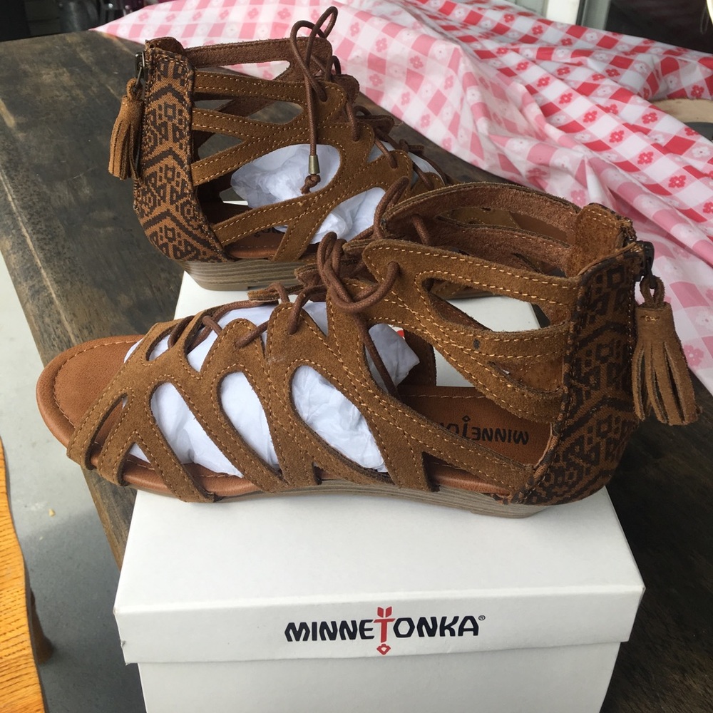 Minnetonka Womens Merida Sandals