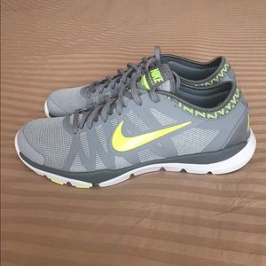 Brand new Nike shoes. Make me an offer!