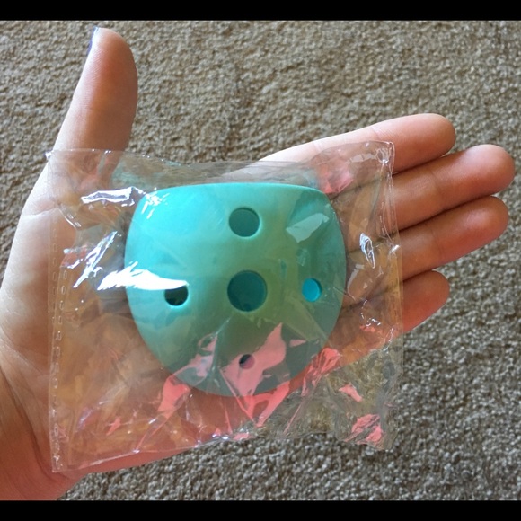 Makeup brush cleaner and holder in one. - Picture 4 of 7