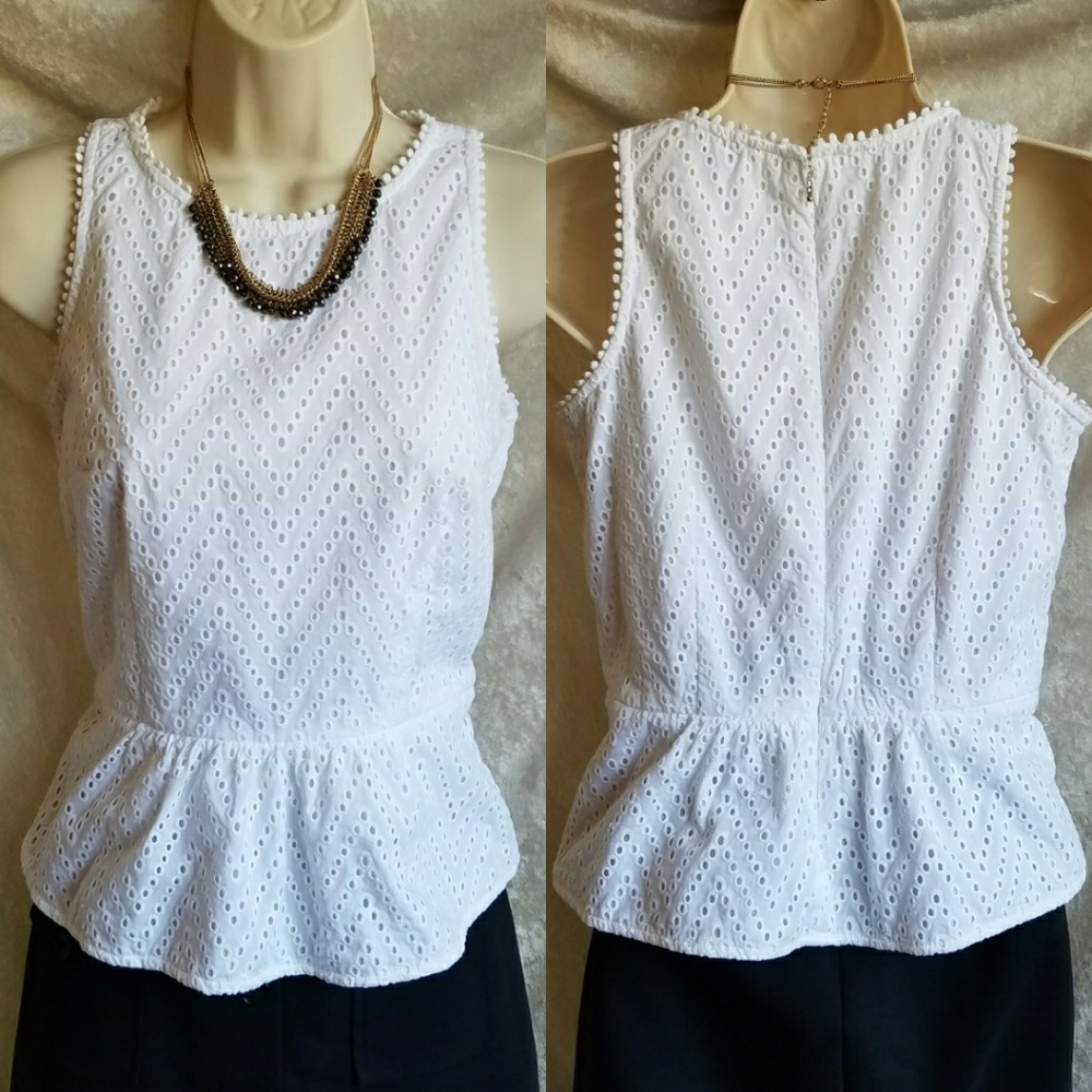 Ann Taylor Eyelet Peplum scallop trim top sz 2