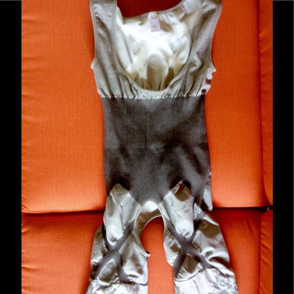 FINAL PRICE NWOT WAIST/THIGH SHAPER