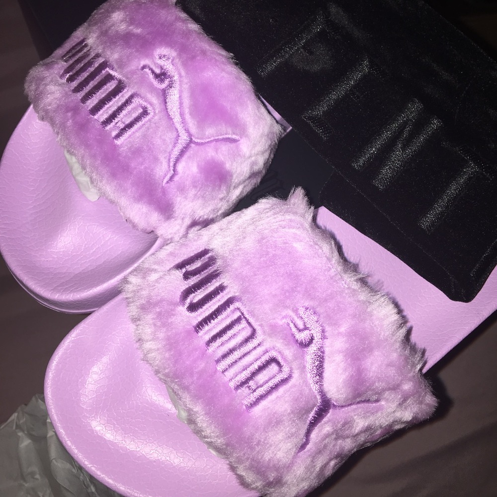 ✋🏾 ON HOLD Puma Rhianna Fenty Slides