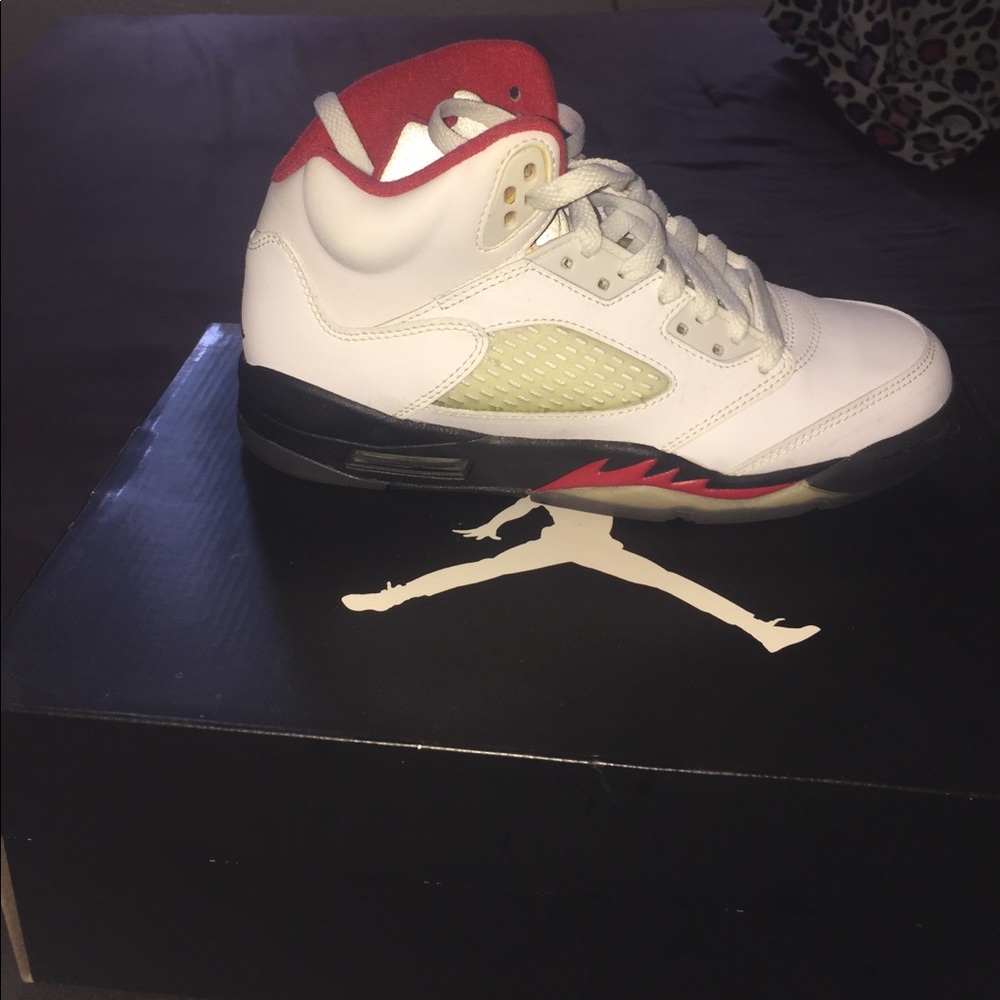 Air Jordan fire red 5's