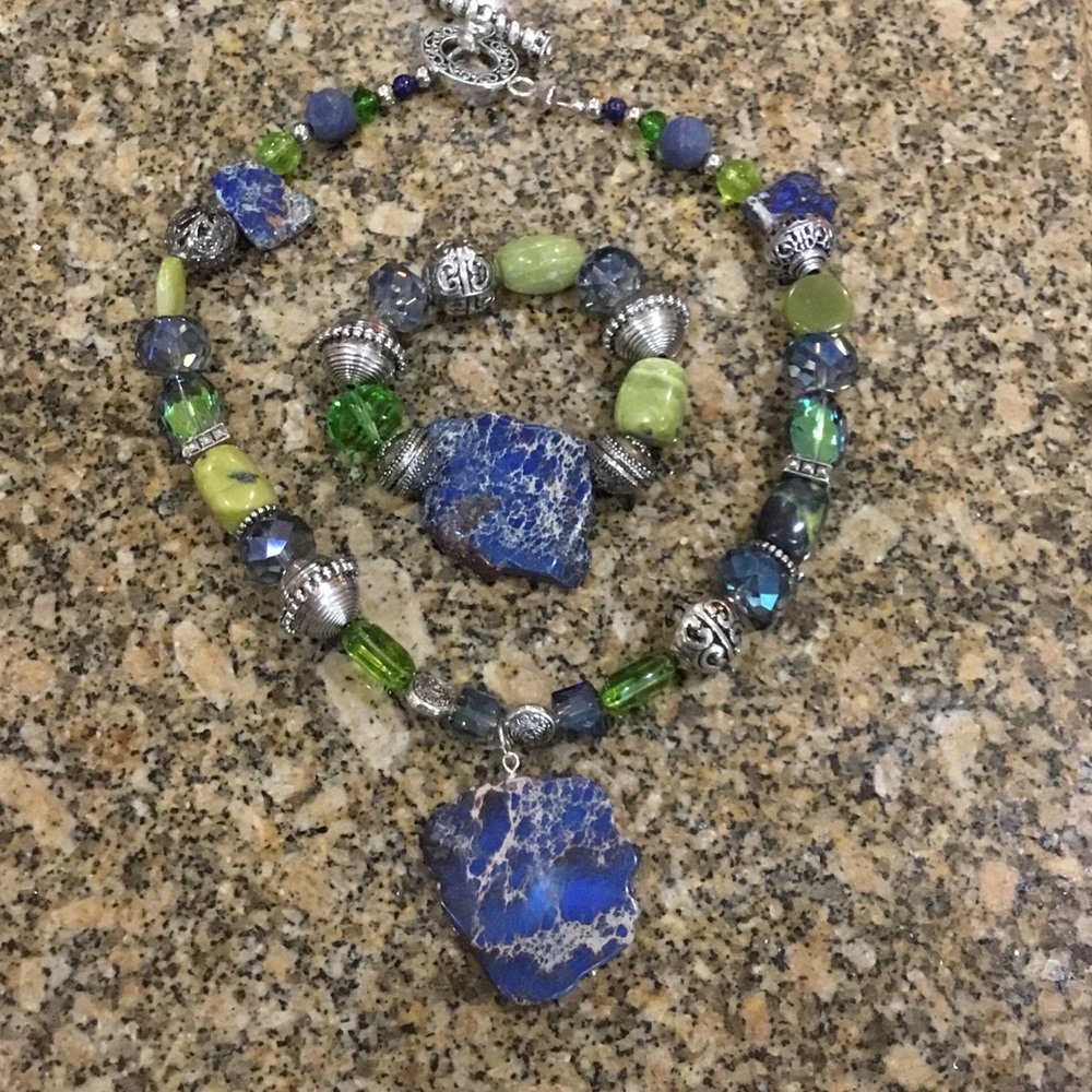 Chunky blue and lime green necklace and bracelet