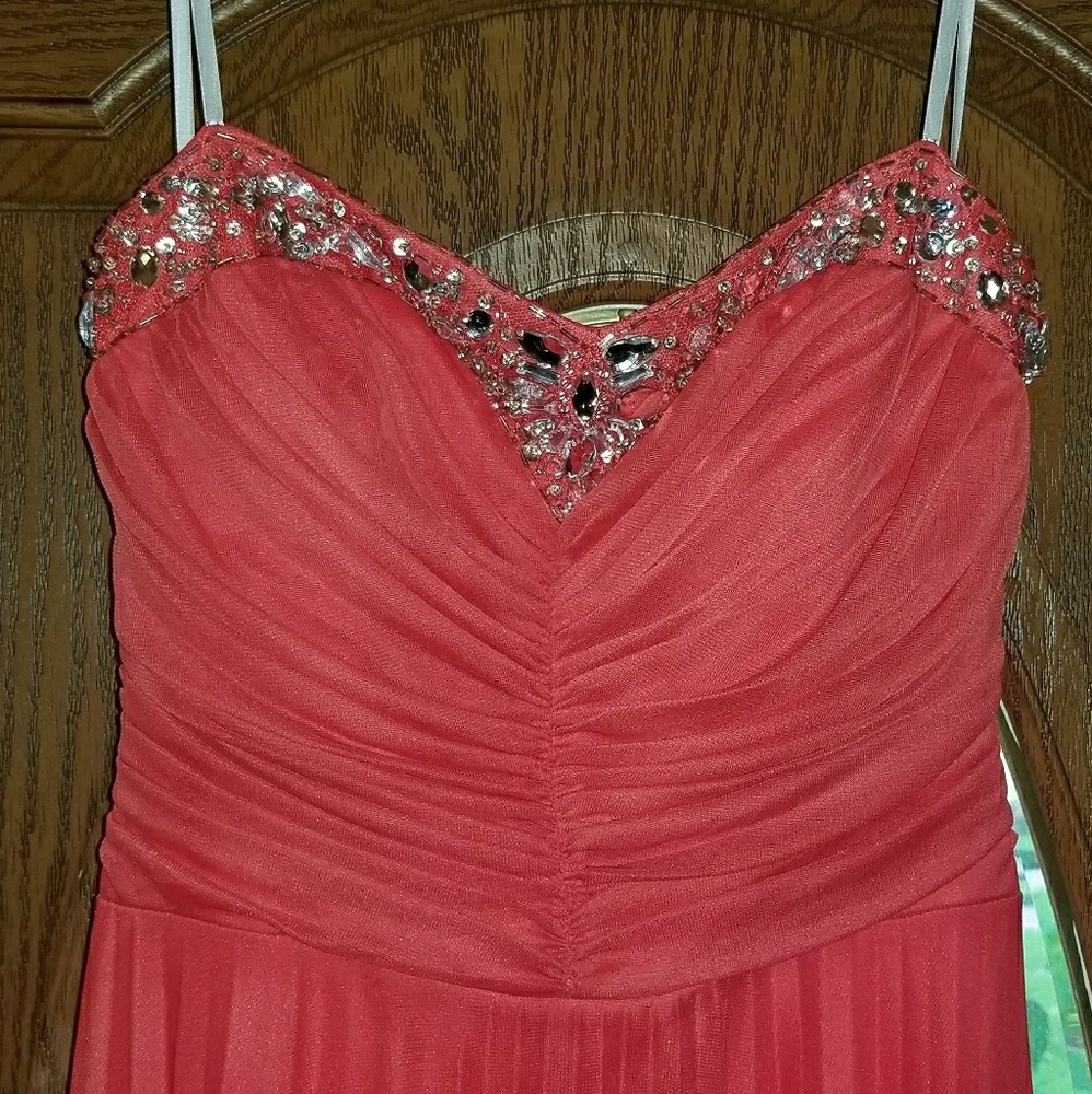 Junior's prom dress