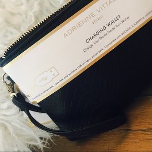 Adrienne Vittadini Charging Wristlet! Fits ALL 📞