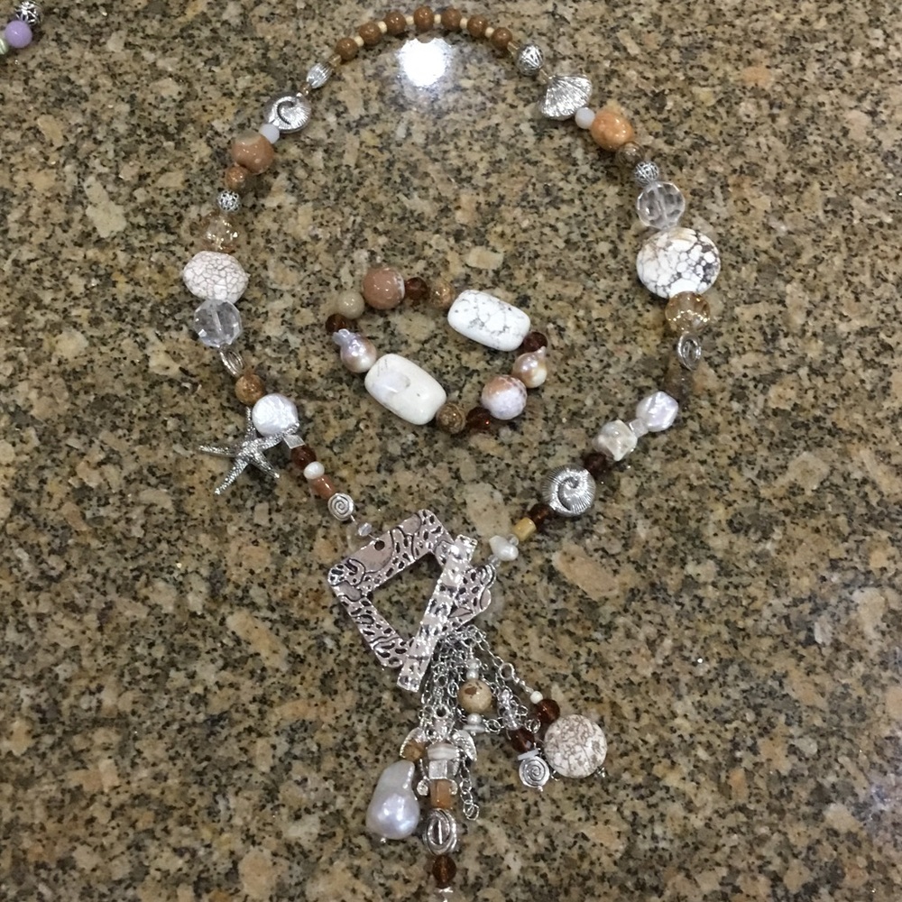 Fabulous necklace and bracelet set