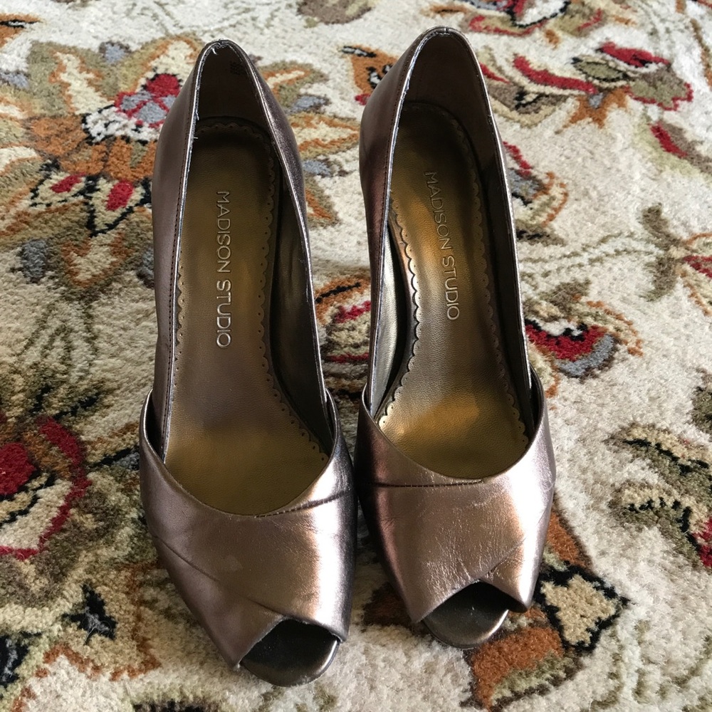Bronze heels