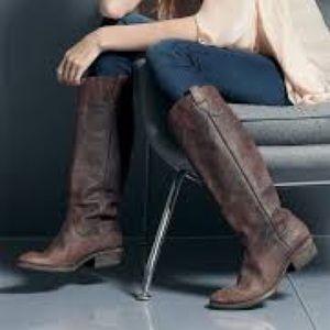 Frye Carson Lug Boot