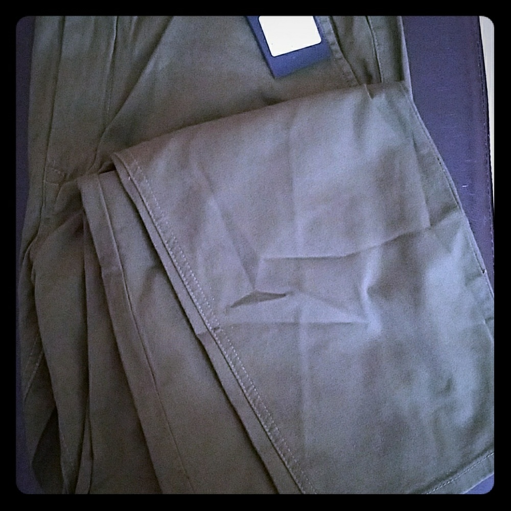 Men's pants never worn