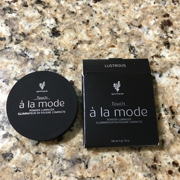 *SOLD* Younique Powder Luminizer ☀️ - Picture 3 of 4