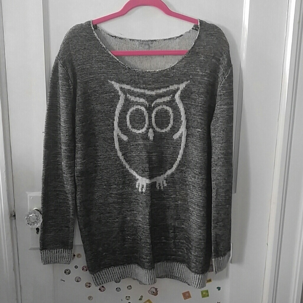 Whoo loves owl? Lol sweet owl sweater