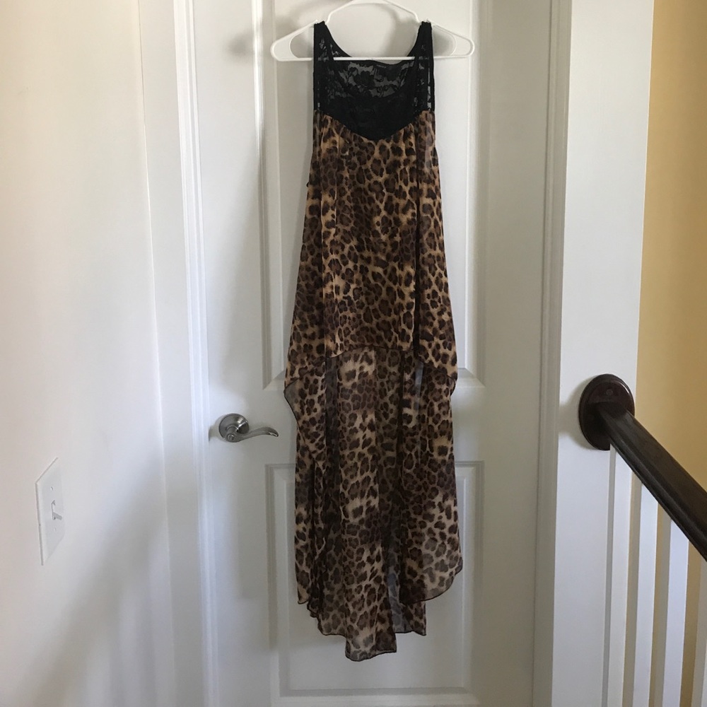 High-Low leopard print top