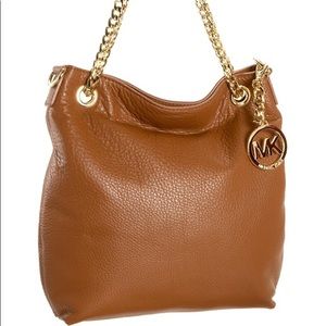 Michael Kors Jet Set Chain Medium Shoulder Tote