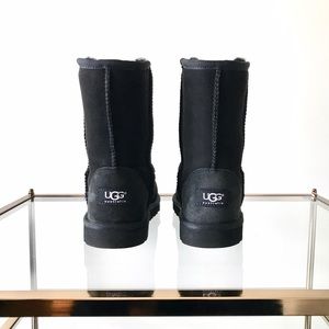 Ugg Australia Classic Genuine Sheepskin Lined Boot