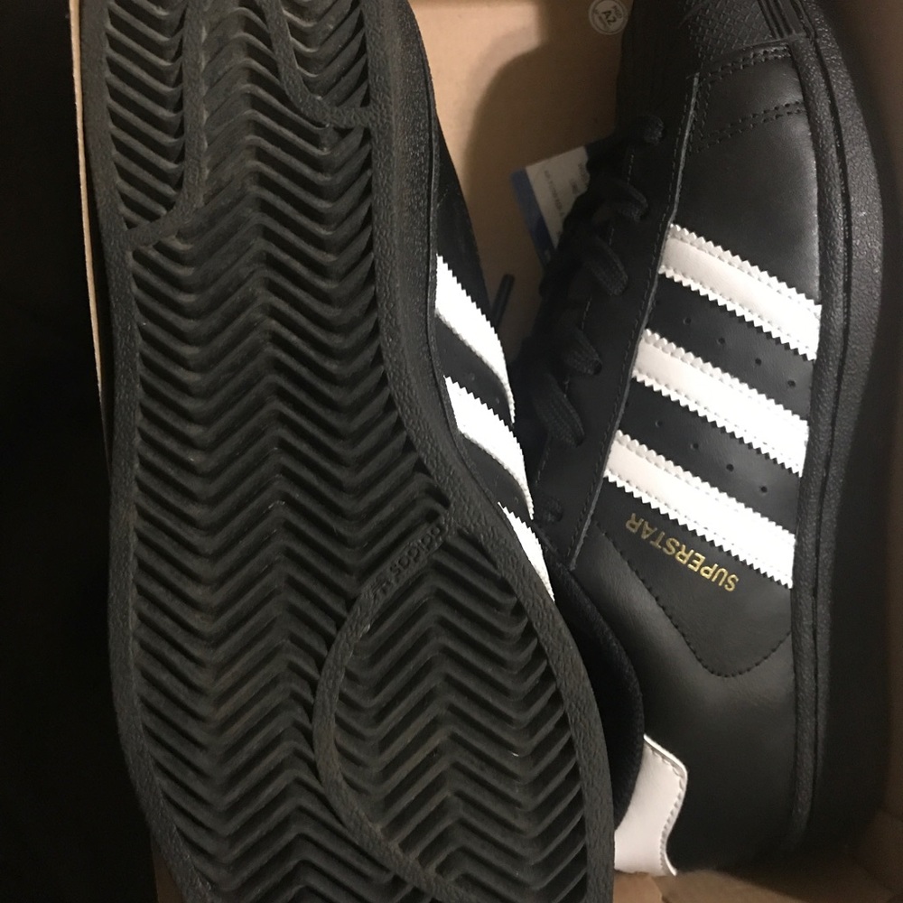 Adidas - Picture 2 of 3