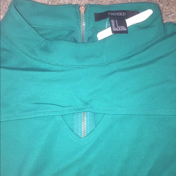 Crop top - Picture 2 of 4