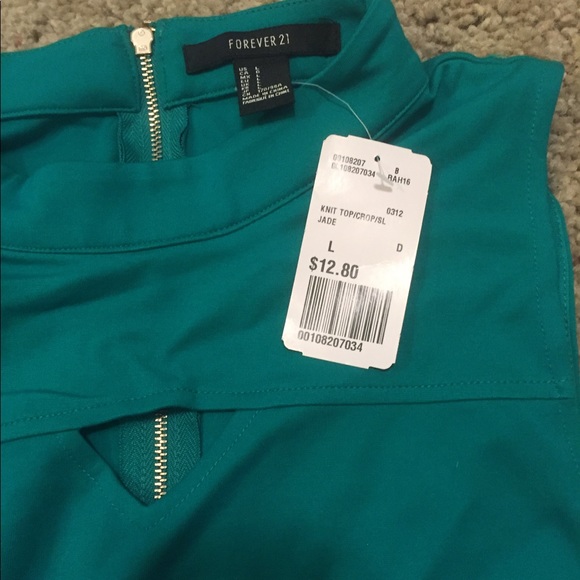 Crop top - Picture 3 of 4