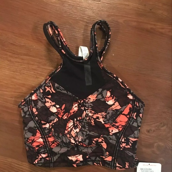 Lululemon NWT Get It Om Bra - Picture 2 of 4