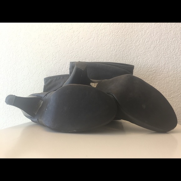 3" Grey Cathy Jean heeled boots - Picture 3 of 4