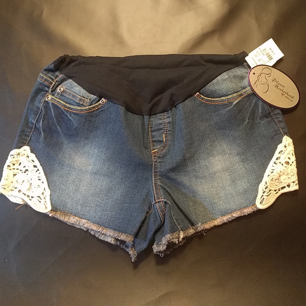 NWT JCPenney Planet Motherhood Maternity Shorts