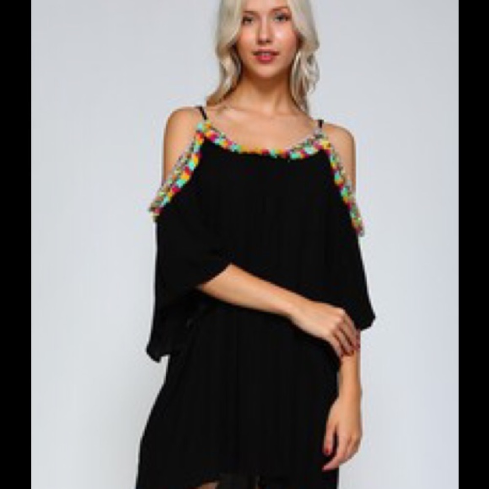 Cold-shoulder flowy dress